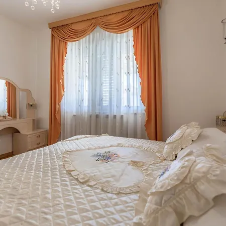 Marinko, No 2 Apartment *