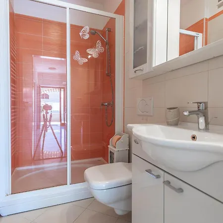 Marinko, No 2 Apartment