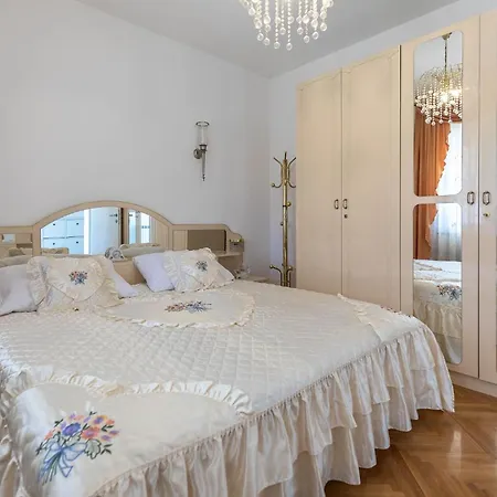 Marinko, No 2 Apartment