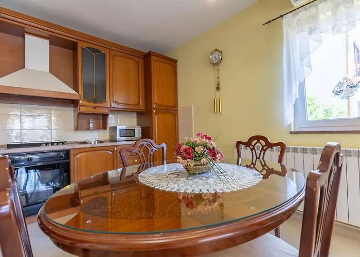 Marinko, No 2 Apartment *