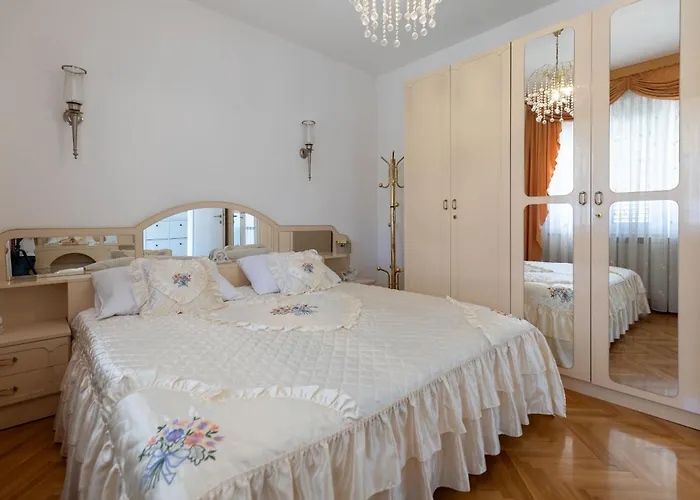 Apartment Marinko, No 2 *