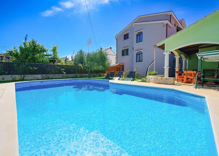 Apartment Marinko, No 2 *